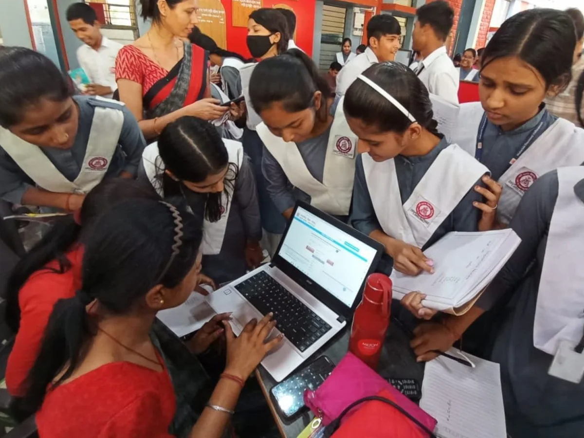 CBSE vs UP Board : 12वीं के रिजल्ट में नंबरों की सुनामी, सीबीएसई में 95% वाले छात्र यूपी बोर्ड से 634 गुना अधिक