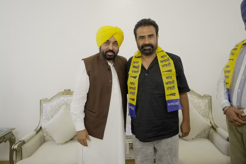 पंजाब में कांग्रेस को लगा झटका: मजीठा के दिग्गज नेता परमजीत सिंह पम्मा साथियों समेत AAP में शामिल