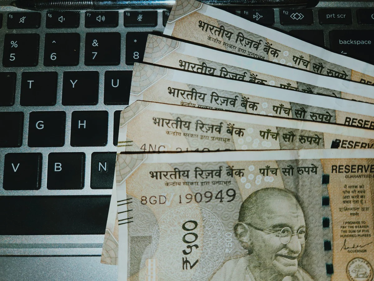 बैंक ऑफ इंडिया ने ग्राहकों को दिया तोहफा, FD पर ब्याज दरें बढ़ाईं सीनियर सिटीजंस को बंपर फायदा