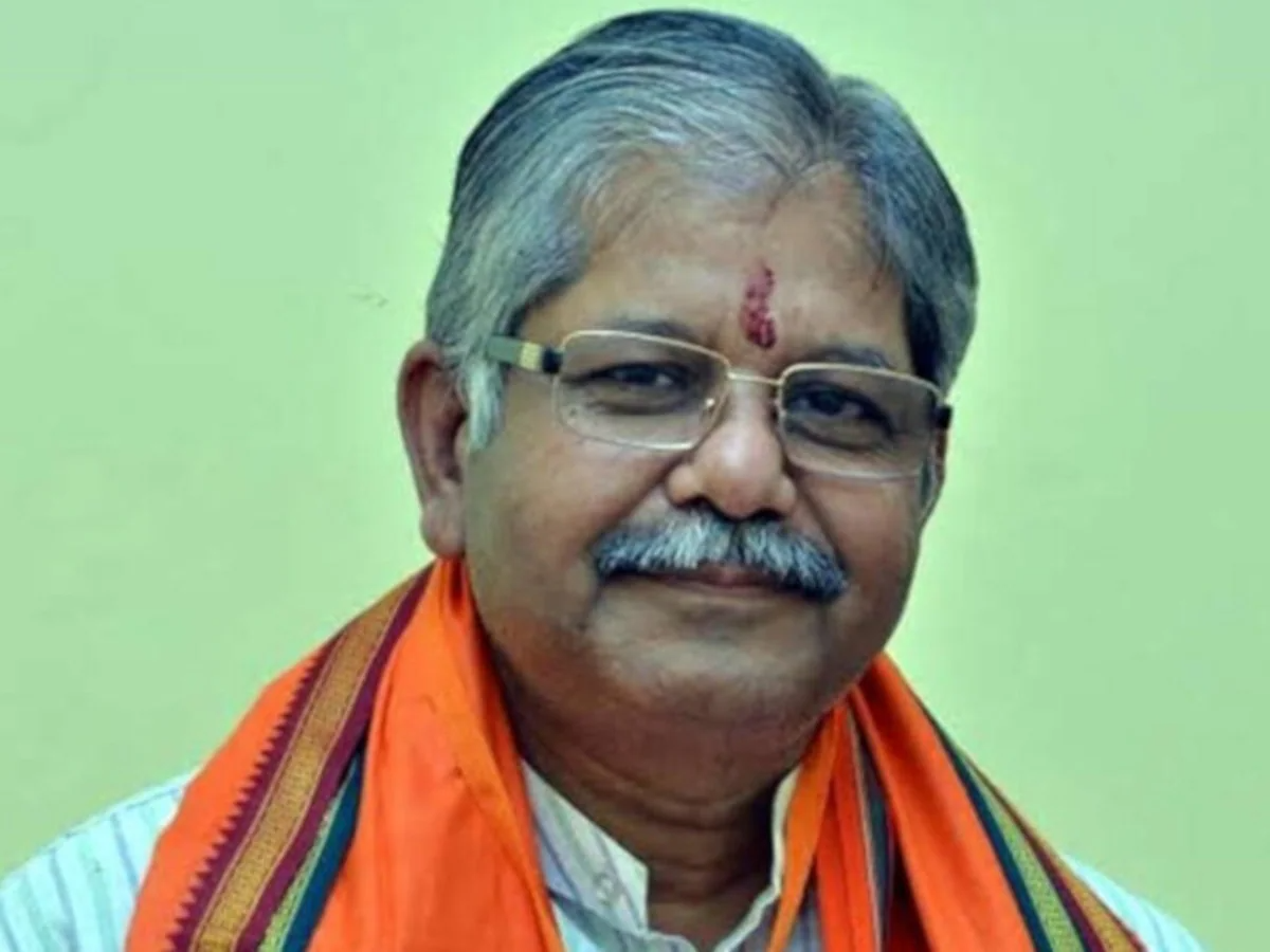 रायपुर में अमित शाह के दौरे के बीच बड़ी वारदात, पूर्व विधानसभा अध्यक्ष धरमलाल कौशिक से मोबाइल लूट
