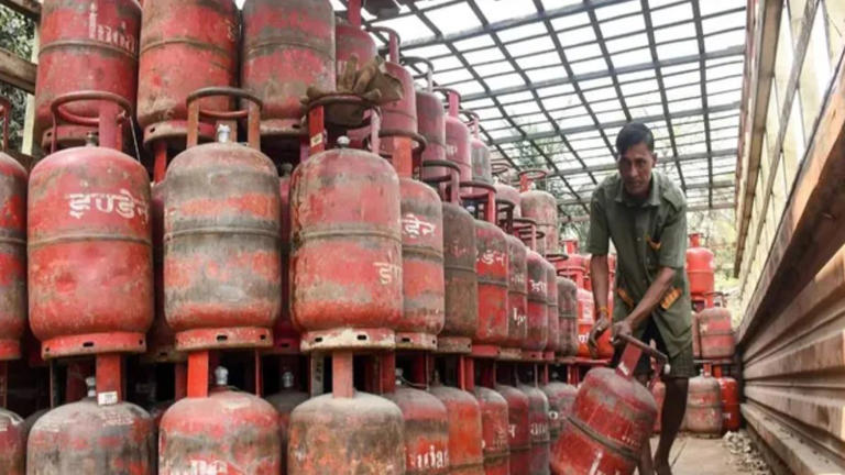 Another hit of inflation on common man's kitchen: Domestic LPG cylinder becomes costlier by ₹ 29, petrol and diesel prices also skyrocketed.