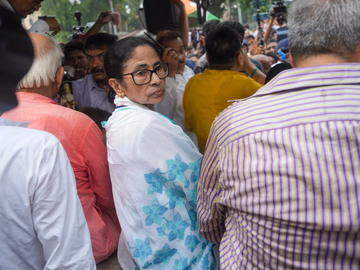 Mamta Banerjee's tension increased, ultimatum to vacate the rented headquarters, building owner reached police station in anger