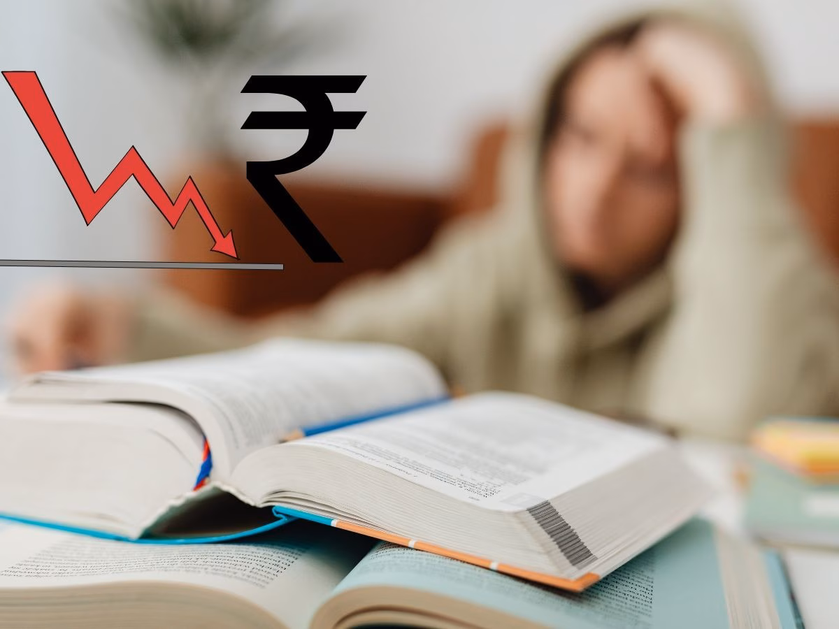 The dream of studying abroad became a burden, the falling rupee spoiled the budget of lakhs of students, the decline of more than 10% put a burden of lakhs on the pockets.