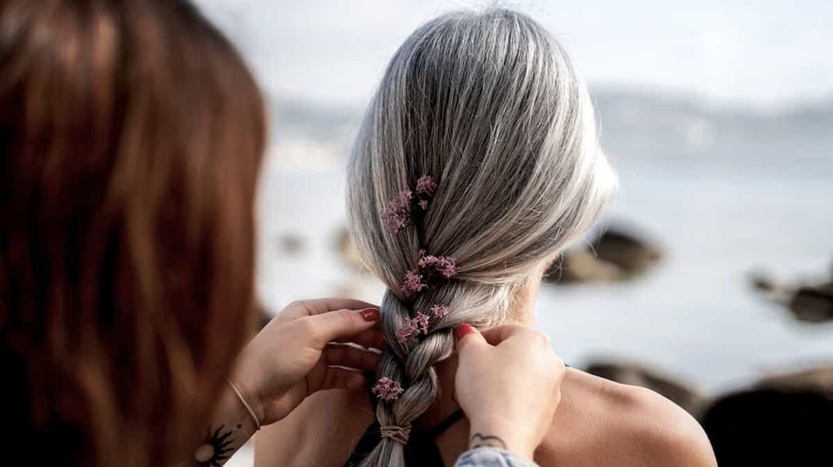 Hair started turning gray at just the age of 25? Start eating these 5 things from today itself, your hair will remain black till old age.