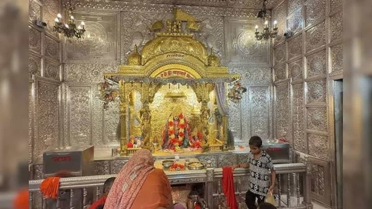 राम मंदिर के बाद अब इस मशहूर शक्तिपीठ से गायब हुआ करोड़ों का सोना-चांदी, पूर्व कर्मचारी के घर से निकला खजाना