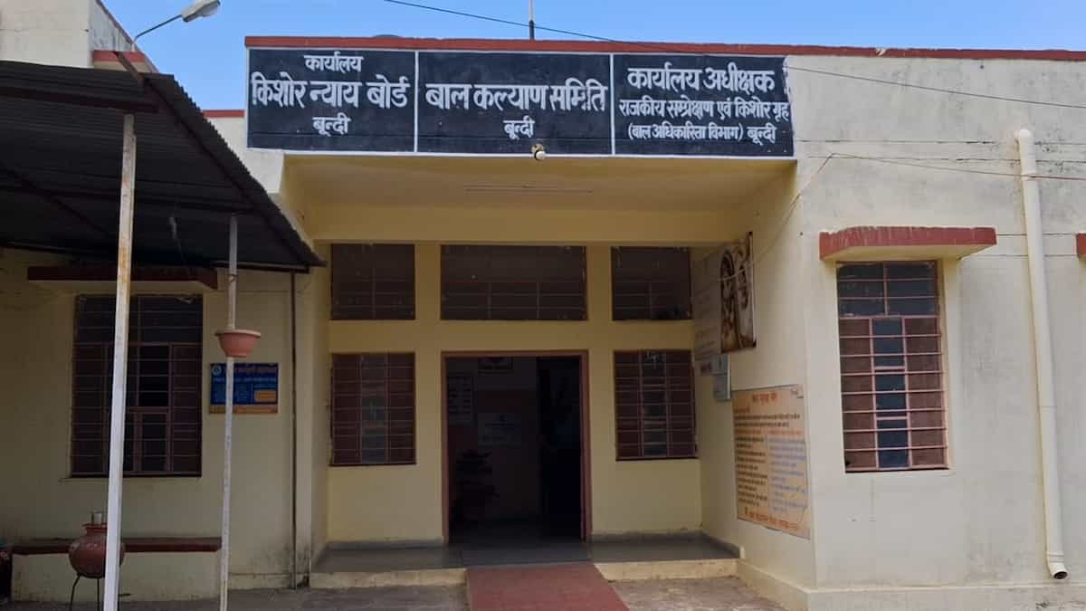 बूंदी में रूह कंपा देने वाली हैवानियत! मात्र 50 हजार के कर्ज के लिए कलयुगी माता-पिता ने अपनी ही बेटी को नर्क में धकेला
