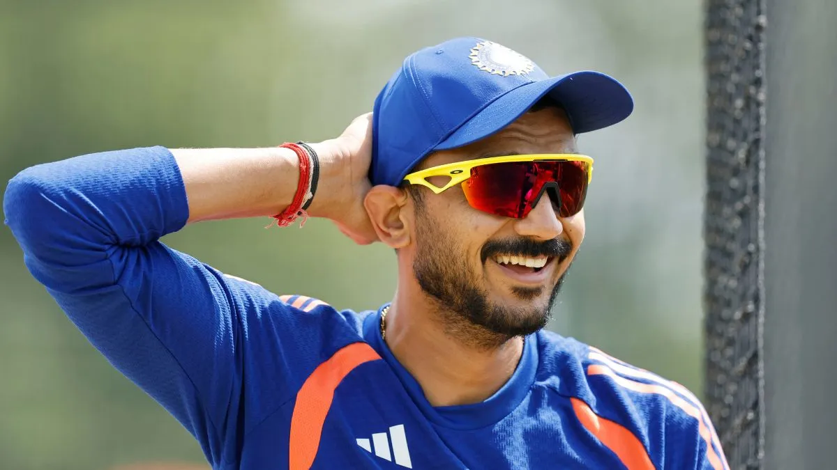 अक्षर पटेल का इतिहास रचने का मौका: इंग्लैंड के खिलाफ दूसरे T20I में बस एक विकेट दूर 'शतक' से