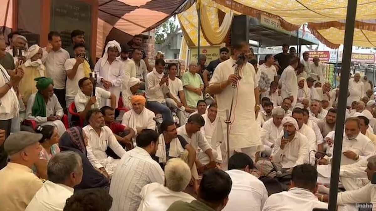 हांसी में 54 दिन से सुलग रहा है चानौत टी-कनेक्शन विवाद! अजय चौटाला का बड़ा बयान, युवाओं से बोले- सत्ता में बैठे लोगों को