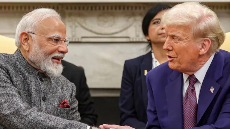 US Tariff on India: रूसी तेल खरीदने पर भारत पर 500% टैरिफ लगाने की तैयारी में अमेरिका, व्हाइट हाउस ने किया नए प्रतिबंध विधेयक का समर्थन