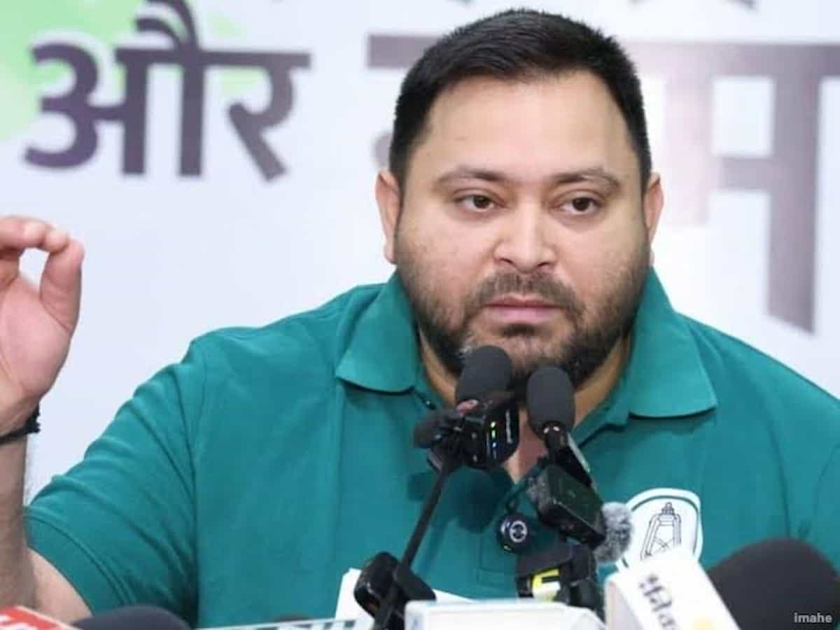 मानसून सत्र से पहले बिहार में सियासी घमासान! तेजस्वी यादव के 'गायब' होने पर बीजेपी-जेडीयू का तंज, गरमाई राजनीति