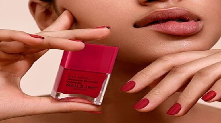Dark Skin Tone Nail Polish: डस्की स्किन पर खूब जंचेंगे ये नेल कलर्स, आपके हाथों को देंगे क्लासी और अट्रैक्टिव लुक