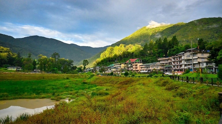 IRCTC North-East Package: भीड़भाड़ से दूर सुकून भरे पलों का लें मज़ा! IRCTC लाया अरुणाचल-असम का सस्ता फ्लाइट टूर पैकेज