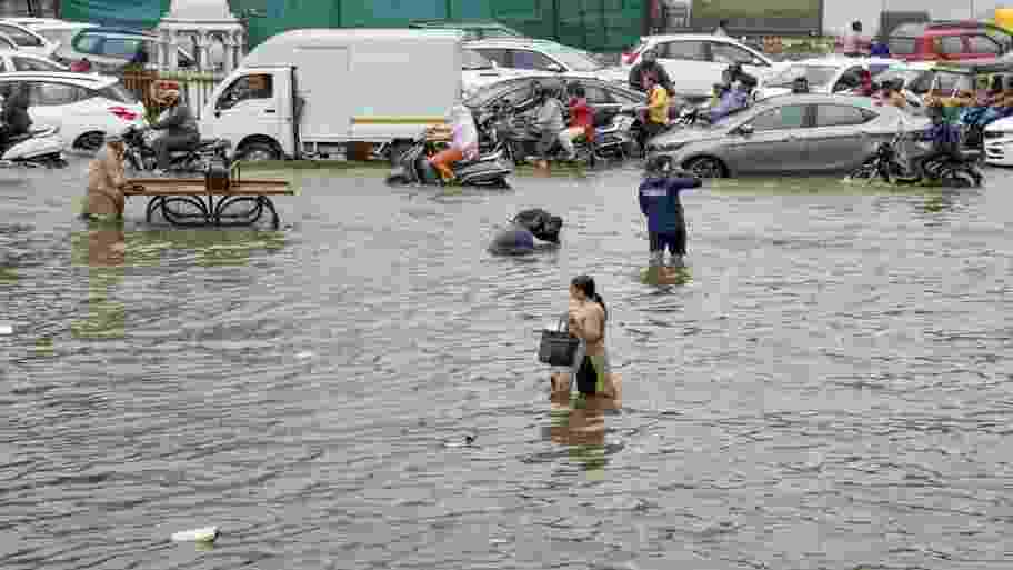 Gujarat Rain Fury: आखिर क्यों गुजरात में फटे बादल? 24 घंटे में 906mm बारिश से हाहाकार, जानें इस आफत की वजह