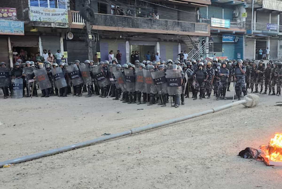 नेपाल में सांप्रदायिक हिंसा के बाद मचा हाहाकार, 3 मौतों से सहमा देश, तीखे सवालों के घेरे में आए बालेन शाह