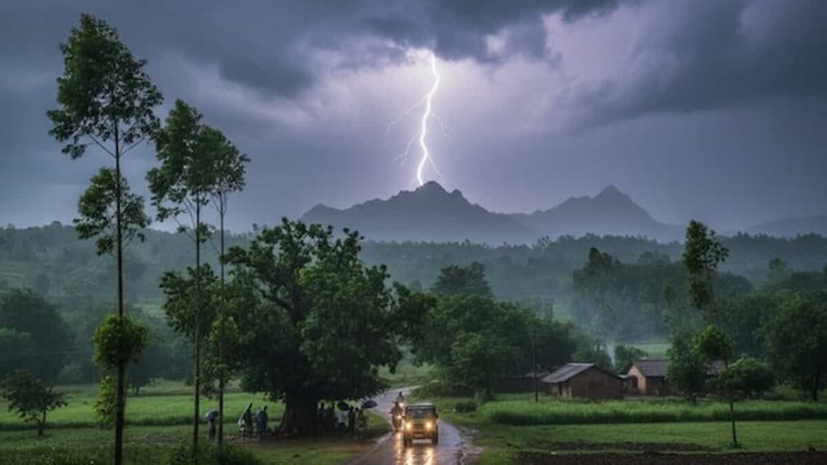 रांची, धनबाद समेत आज झारखंड के सभी 24 जिलों में झमाझम बारिश का तांडव; मौसम विभाग ने जारी किया हाई अलर्ट
