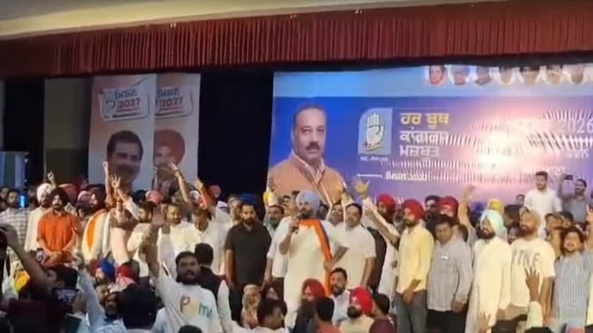 अपने ही गढ़ में घिरे अमरिंदर सिंह राजा वड़िंग, पंजाब कांग्रेस प्रमुख को अपनों से ही मिल रही कड़ी चुनौती; लगे विरोध में नारे