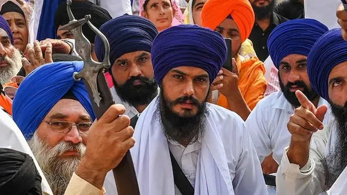 पंजाब चुनाव से पहले बड़ा सियासी धमाका: 'वारिस पंजाब दे' ने इन पांच सीटों पर उतारे उम्मीदवार, दो नेता अभी भी हैं जेल में बंद