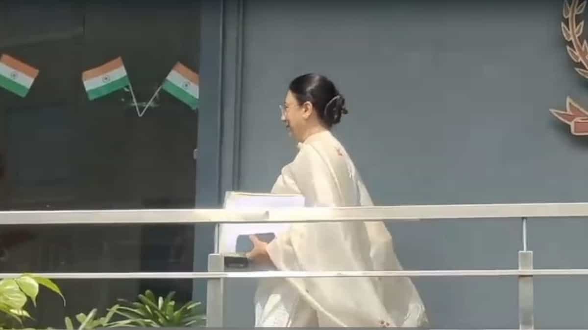 जालंधर प्रोजेक्ट विवाद: ईडी के सामने पेश हुईं आईएएस कंवलप्रीत बराड़, मोहाली की कथित अनियमितताओं पर हुई लंबी पूछताछ