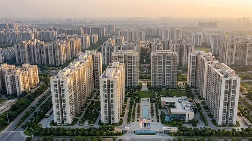 Delhi-NCR Real Estate: दिल्ली-एनसीआर का इकलौता शहर जहां सस्ती हो रही है प्रॉपर्टी; सालभर में 17% तक गिरे घरों के दाम, जानिए क्या है वजह