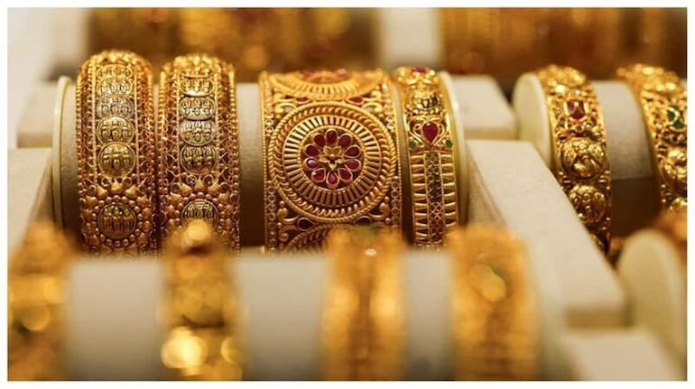 Gold Price Today: सोने की चमक में जोरदार उछाल! दिल्ली में ₹1,47,260 पर पहुंचा 22 कैरेट गोल्ड, चांदी की कीमतों में भी भारी तेजी