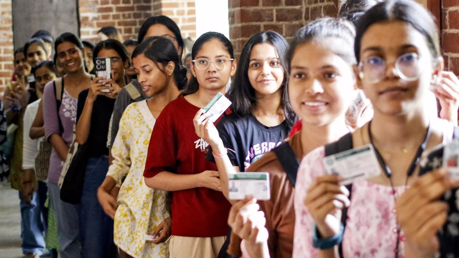 डीयू में 5000 से ज्यादा सीटें अभी भी खाली, इन कोर्सेज में है सुनहरा मौका, चेक करें एडमिशन की जरूरी डेट्स