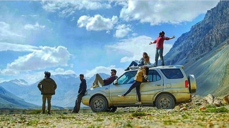Travel Slang 2026: घूमने के शौकीनों की जुबान पर चढ़े Gen-Z के नए ट्रैवल स्लैंग्स, जानिए इनके मजेदार मतलब