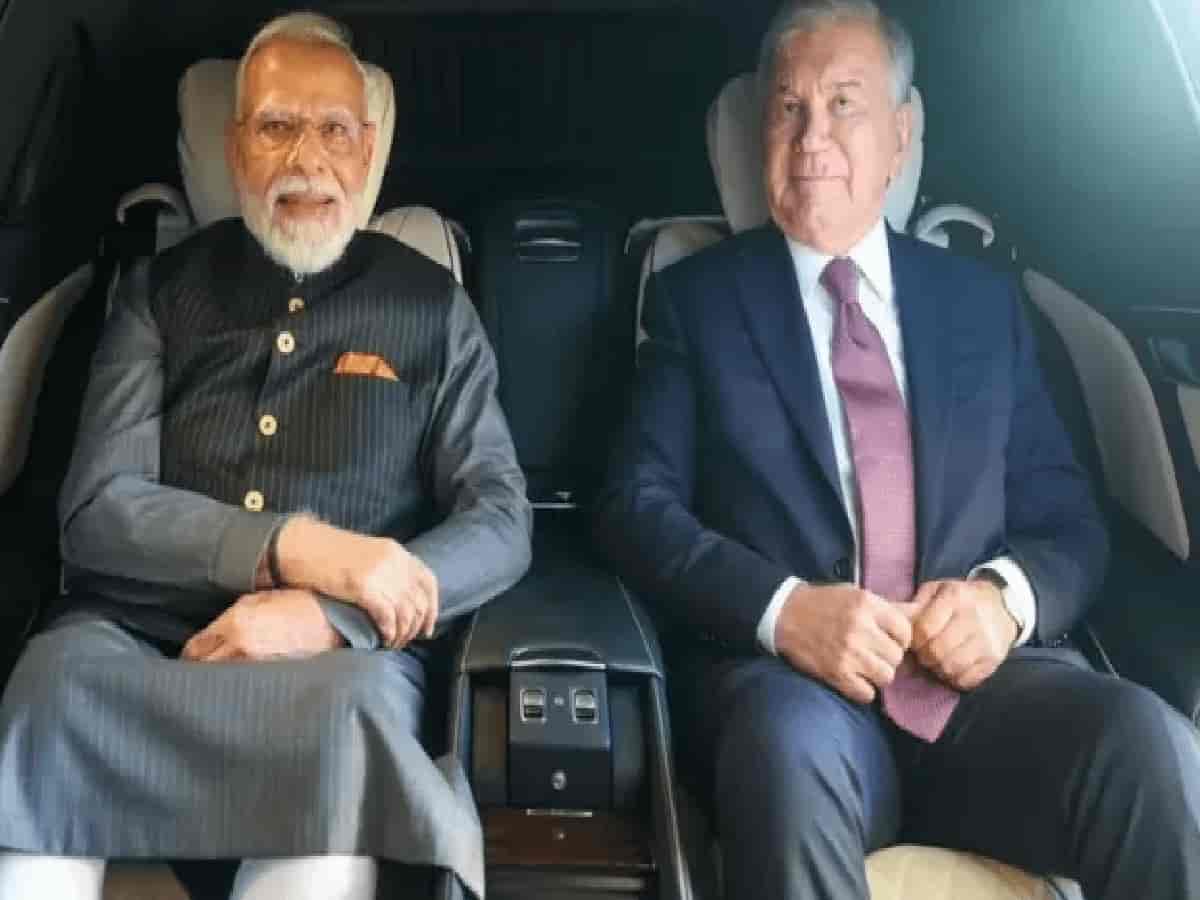 दो दिवसीय दौरे पर उज्बेकिस्तान की राजधानी ताशकंद पहुंचे पीएम मोदी, एयरपोर्ट पर हुआ भव्य और ऐतिहासिक स्वागत