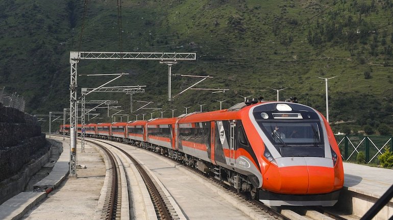 Surat-Udaipur Vande Bharat Express: सूरत से 'लेक सिटी' उदयपुर का सफर अब सिर्फ 7.30 घंटे में, जानें रूट, टाइम-टेबल और स्टॉपेज की पूरी डिटेल