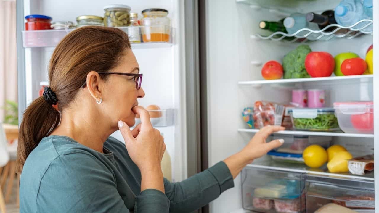 Post Meal Hunger Reasons: भरपेट खाना खाने के तुरंत बाद फिर क्यों लगने लगती है भूख? जानिए इसके पीछे के 5 प्रमुख कारण और बचाव के उपाय