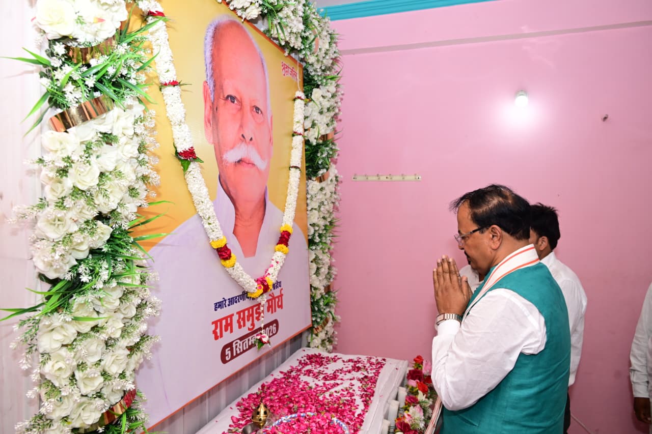 उपमुख्यमंत्री श्री केशव प्रसाद मौर्य ने शोक संतप्त परिवारों से मिलकर व्यक्त की संवेदना