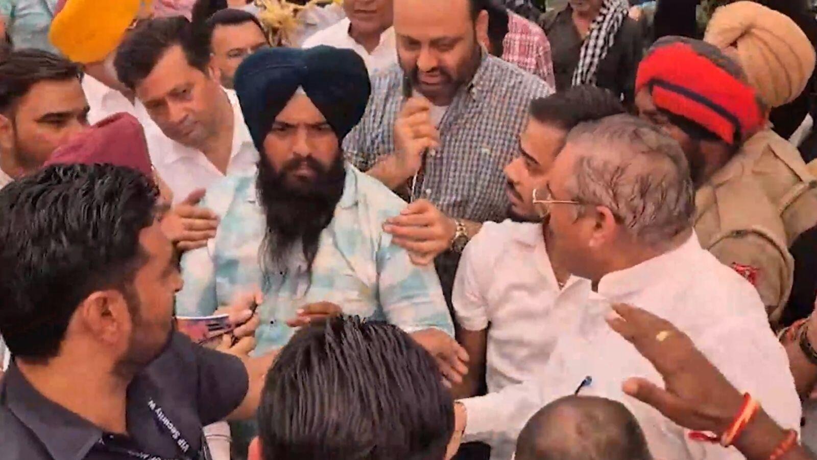 पंजाब में अंबेडकर प्रतिमा विवाद ने पकड़ा तूल: भाजपा और बसपा कार्यकर्ताओं के बीच हिंसक झड़प से सियासी भूचाल
