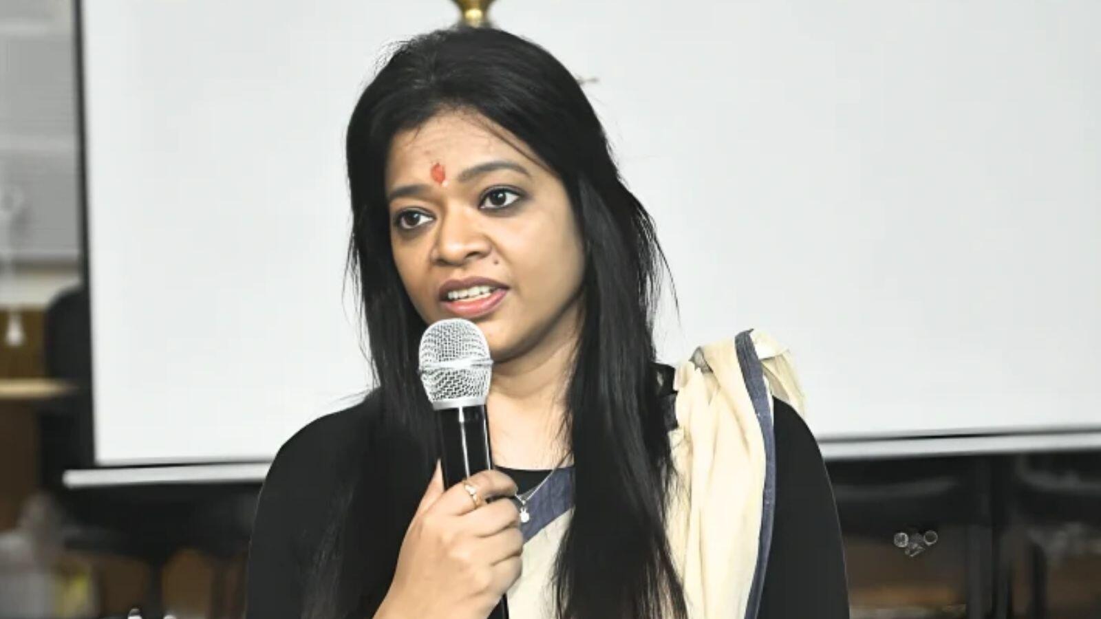 आईआरएस अधिकारी निशा उरांव का तीखा हमला और आदिवासियों की संस्कृति पर छिड़ी नई बहस