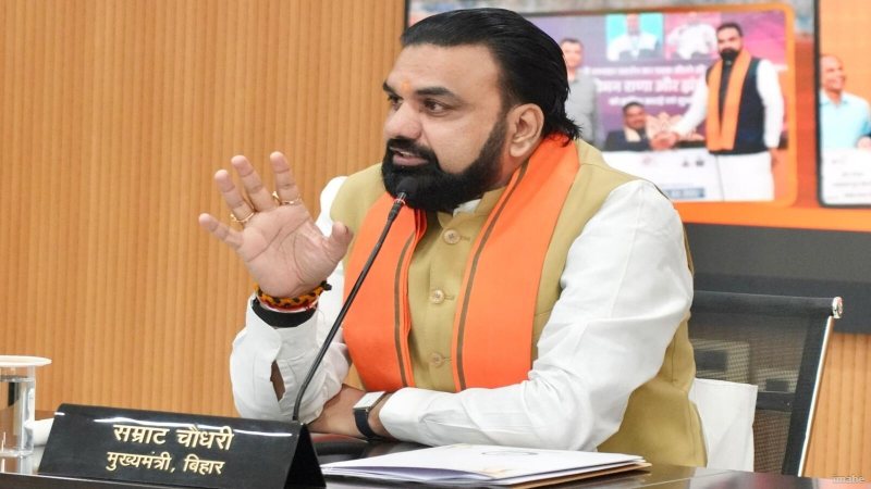 मेरी बेटी जैसे गिड़गिड़ा रही थी...': जमुई कांड के पीड़ितों से मिले डिप्टी सीएम सम्राट चौधरी