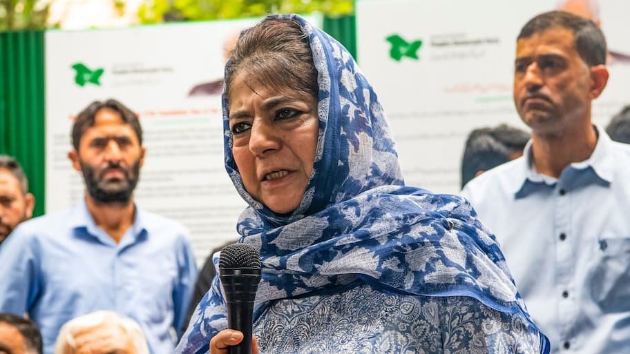 'वोटर लिस्ट से नाम हटाना बंद हो, वरना बन जाएंगे बनाना रिपब्लिक': महबूबा मुफ्ती ने 29 सितंबर को जंतर-मंतर पर प्रदर्शन का किया आह्वान