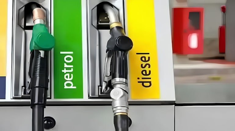 Petrol Diesel Price Today: सुबह 6 बजे जारी हुए पेट्रोल-डीजल के नए रेट, जानिए दिल्ली, मुंबई, लखनऊ सहित अपने शहर का ताजा भाव