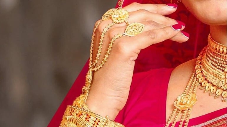 Gold Price Today: हफ्ते के पहले दिन सस्ता हुआ सोना! दिल्ली से चेन्नई तक फिसली कीमतें; जानिए आज 22K और 24K का ताजा भाव