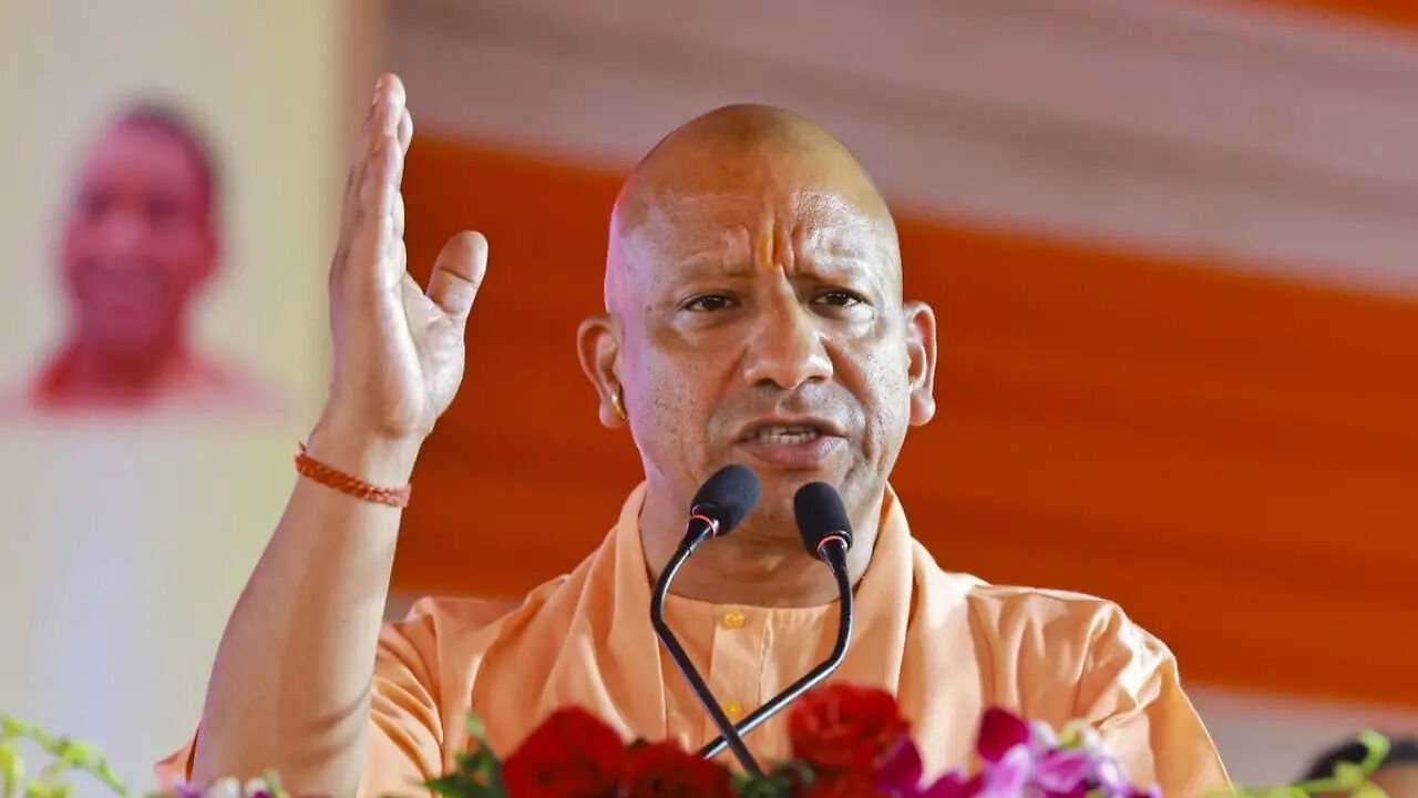 भगत सिंह की जयंती पर CM योगी ने युवाओं को लिखी भावुक 'पाती', बोले- ज्ञान और जिज्ञासा को रखें जिंदा