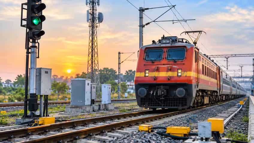 दुर्गा पूजा और छठ पर रांची रेल मंडल का बड़ा तोहफा: 2 अक्टूबर से 29 नवंबर तक दौड़ेंगी स्पेशल ट्रेनें, देखें पूरी लिस्ट