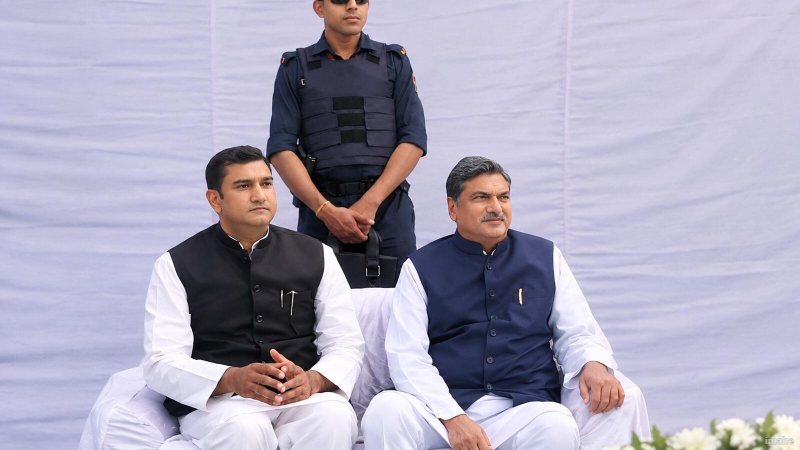 हरियाणा के नूंह में सियासत का अनोखा रंग: एक ही घर में पिता थामे हैं बीजेपी का दामन