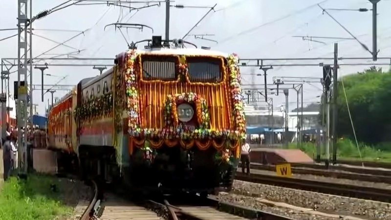 रेलवे ने कोलकाता से प्रतापनगर के लिए चलाई स्पेशल ट्रेन, जानें पूरा टाइम-टेबल