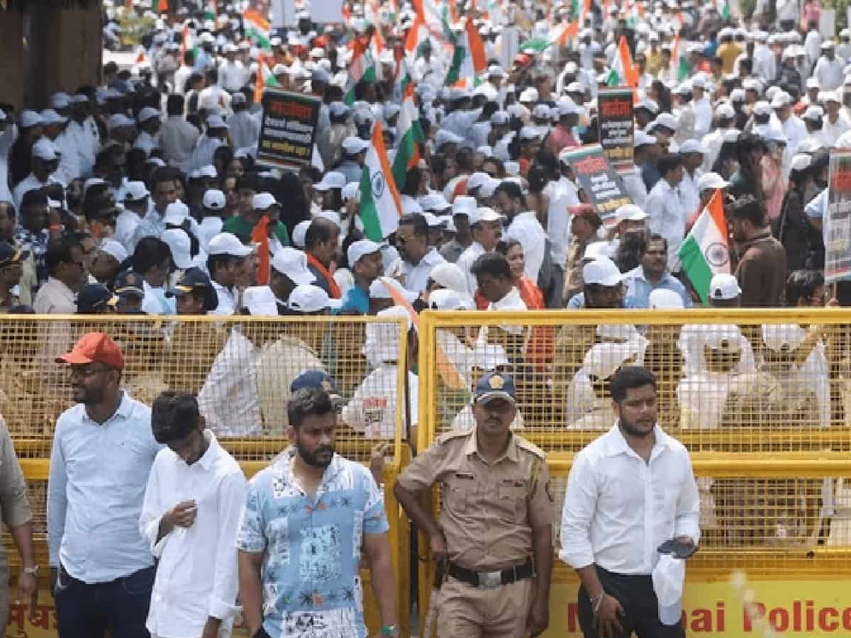 राहुल गांधी के नेतृत्व में आज राष्ट्रपति भवन तक मार्च की तैयारी, दिल्ली में सियासी घमासान तेज