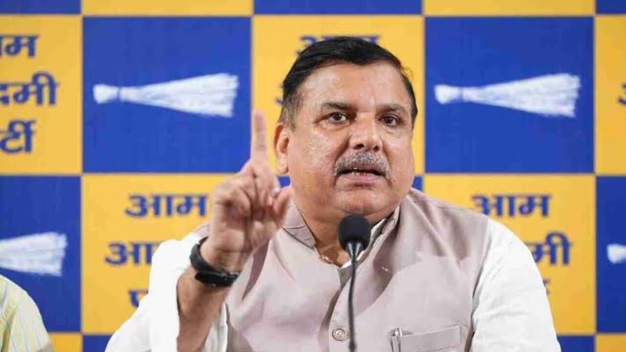 हम लोग आतंकवादी नहीं, देश के सांसद हैं’, संजय सिंह का दिल्ली पुलिस पर बर्बरता का गंभीर आरोप; विशेषाधिकार समिति को लिखा पत्र
