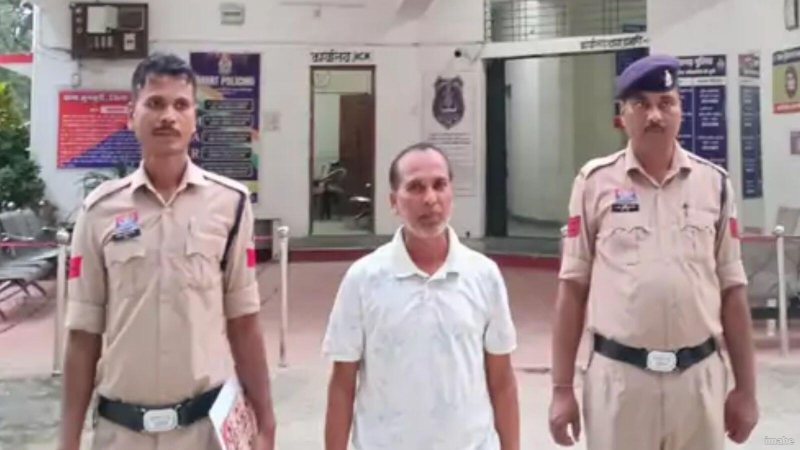 टीचर ने किया दशहरे पर रावण का पुतला जलाने का विरोध