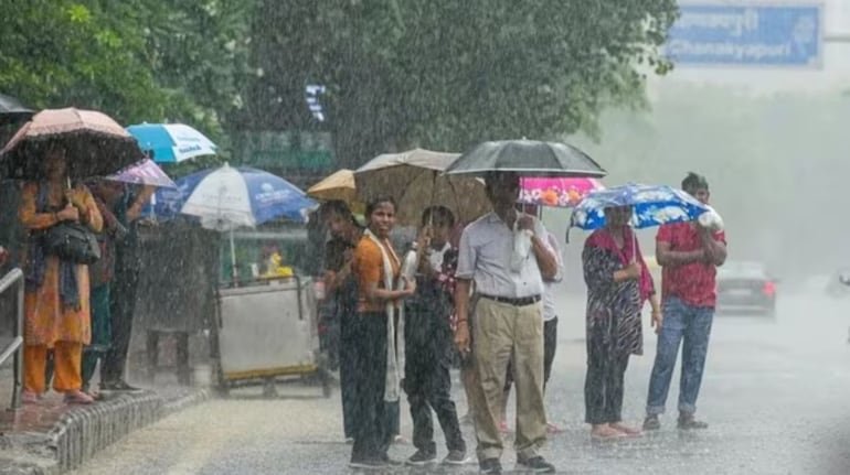 कल का मौसम 22 अक्टूबर: दक्षिण भारत में गहराया चक्रवाती दबाव, तमिलनाडु और केरल में भारी से बहुत भारी बारिश का अलर्ट; जानिए अपने राज्य का हाल