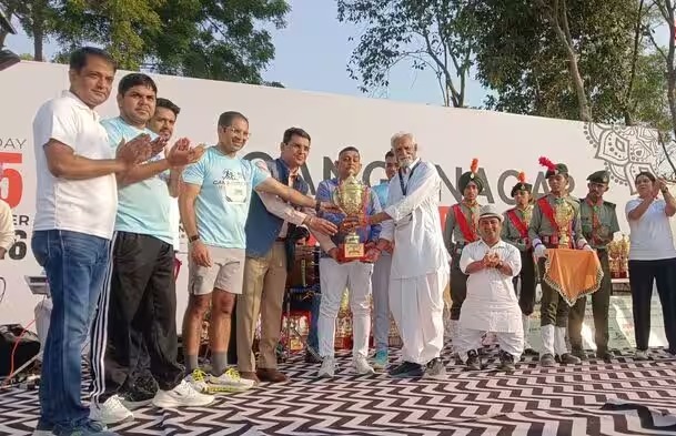 100 साल का हुआ श्रीगंगानगर: 75 साल के बुजुर्ग ने जब 21 किमी मैराथन में लगाई दौड़