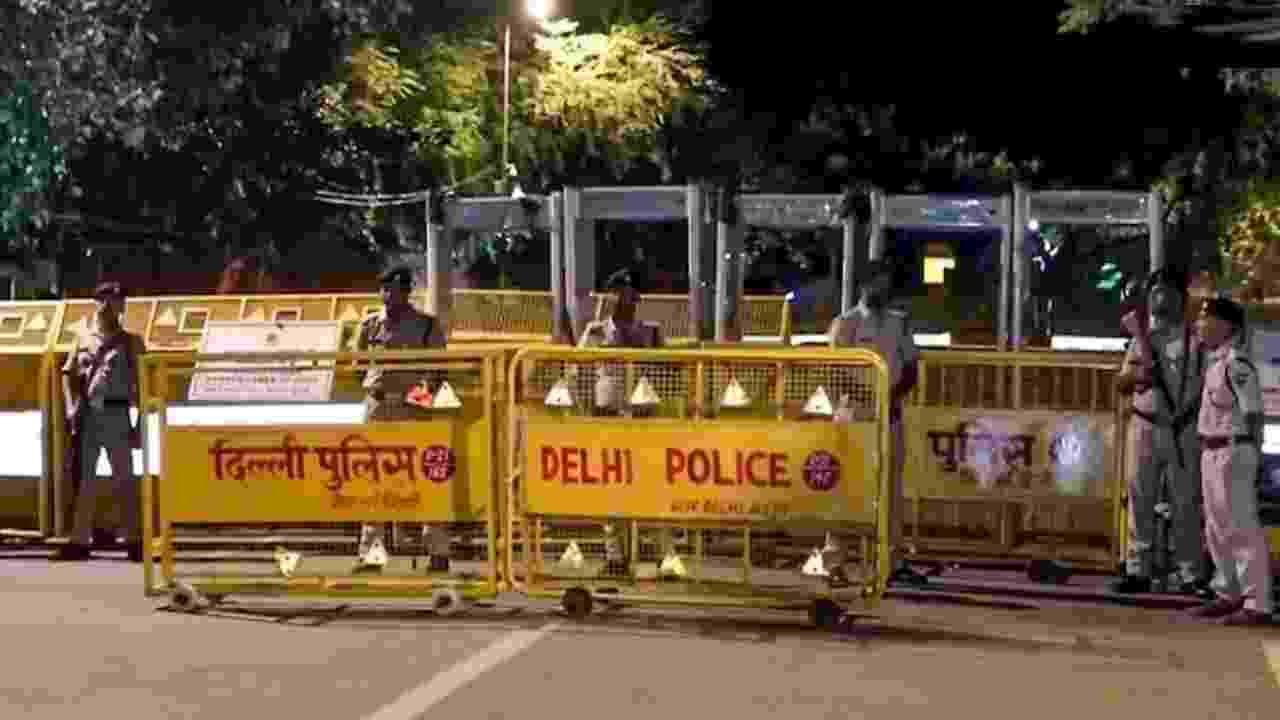 Ramlila Maidan Rally: दिल्ली के रामलीला मैदान में कल विपक्ष की महारैली, इन रास्तों पर जाने से बचें; ट्रैफिक पुलिस ने जारी की एडवाइजरी