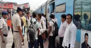 Indian Railway Passengers 696x391.jpg