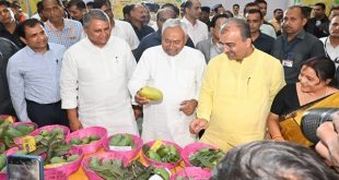 Cm Mango Mahotsav Pic 545