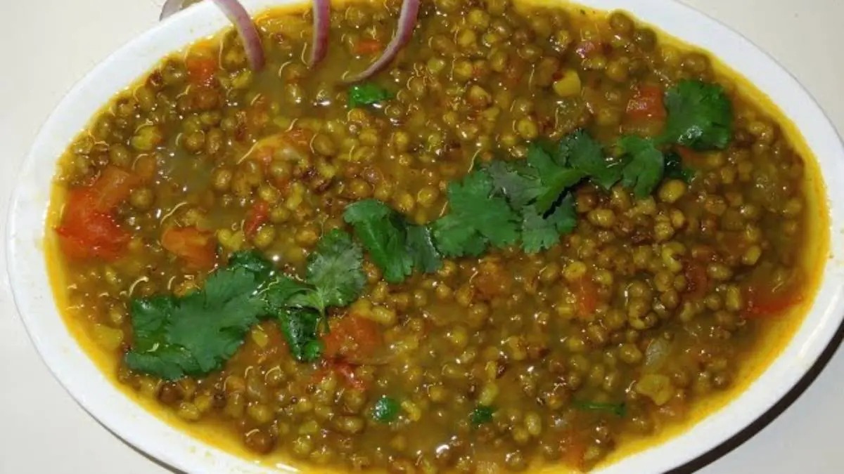 Hari Moong Dal Ki Sabji.jpg