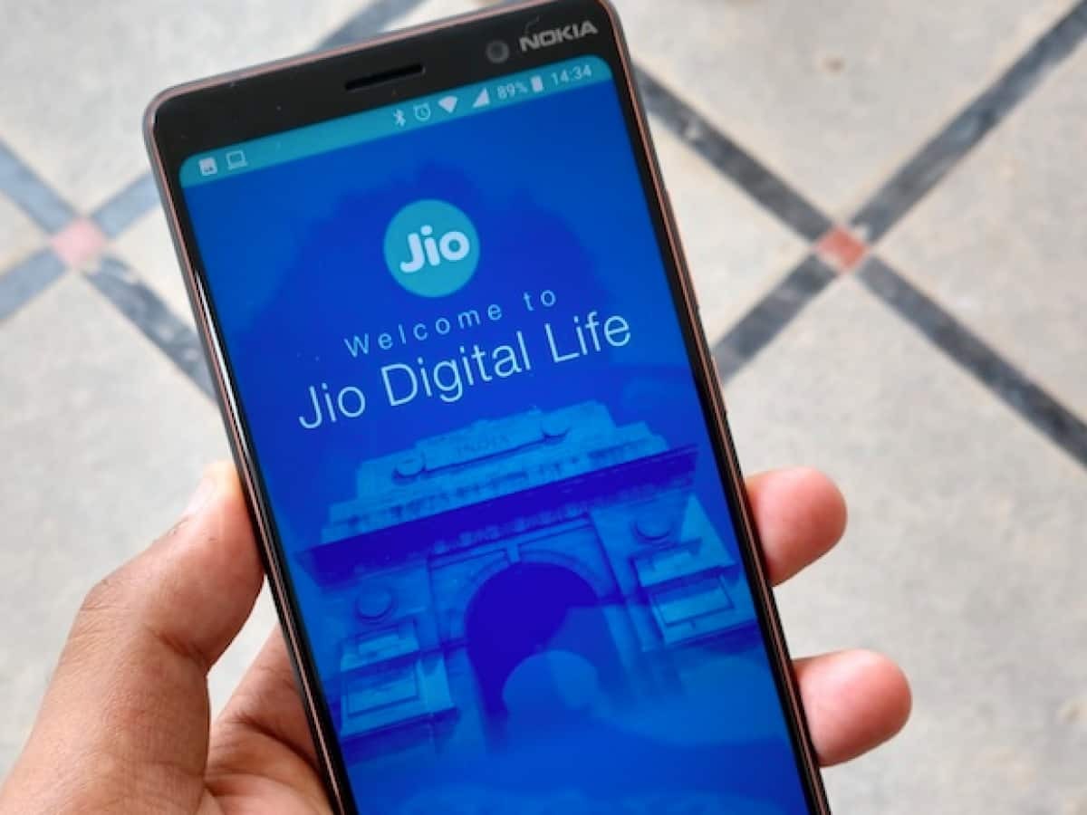 584611 Jio Five